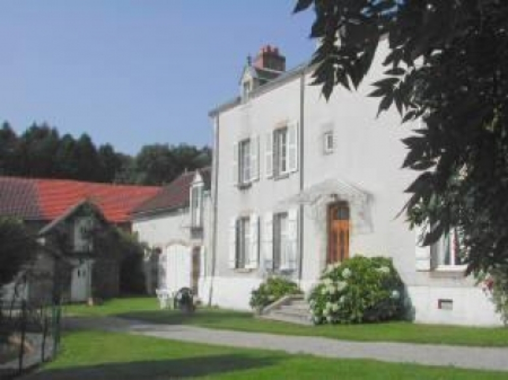 Creuse Farmhouse with Pool in Naillat