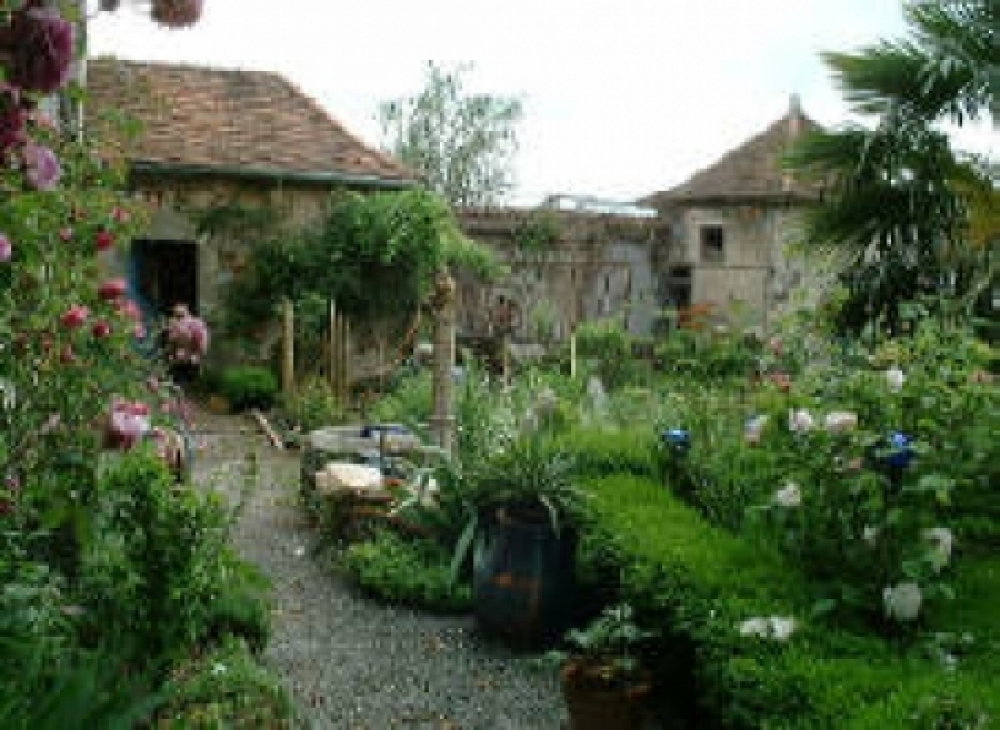 Holiday House For Sale in Magnac Laval, Limousin, France