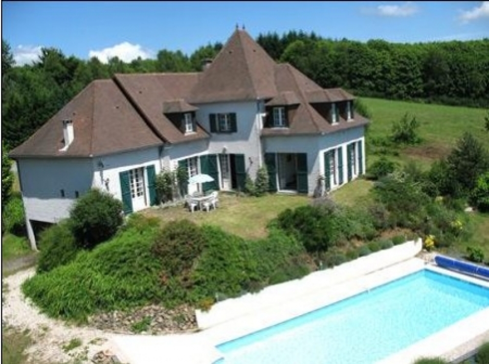 Holiday Villa with Heated Pool in Correze, FOR SALE