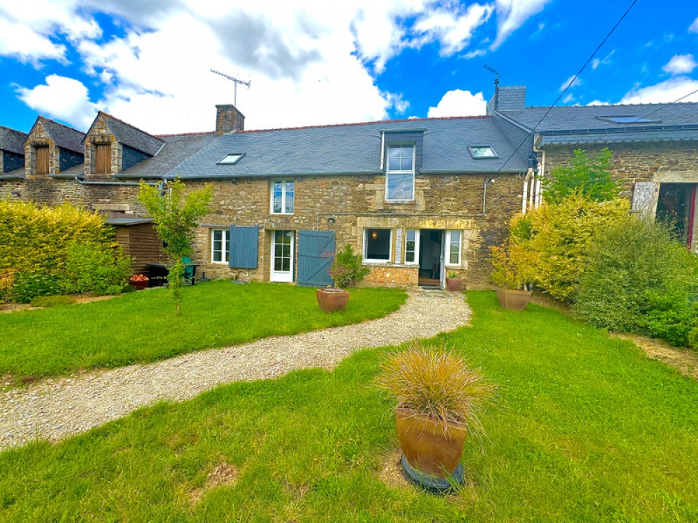 Charming 3 Bedroom Property. Totally Renovated With Garden and Land in Forges de Lanoueee