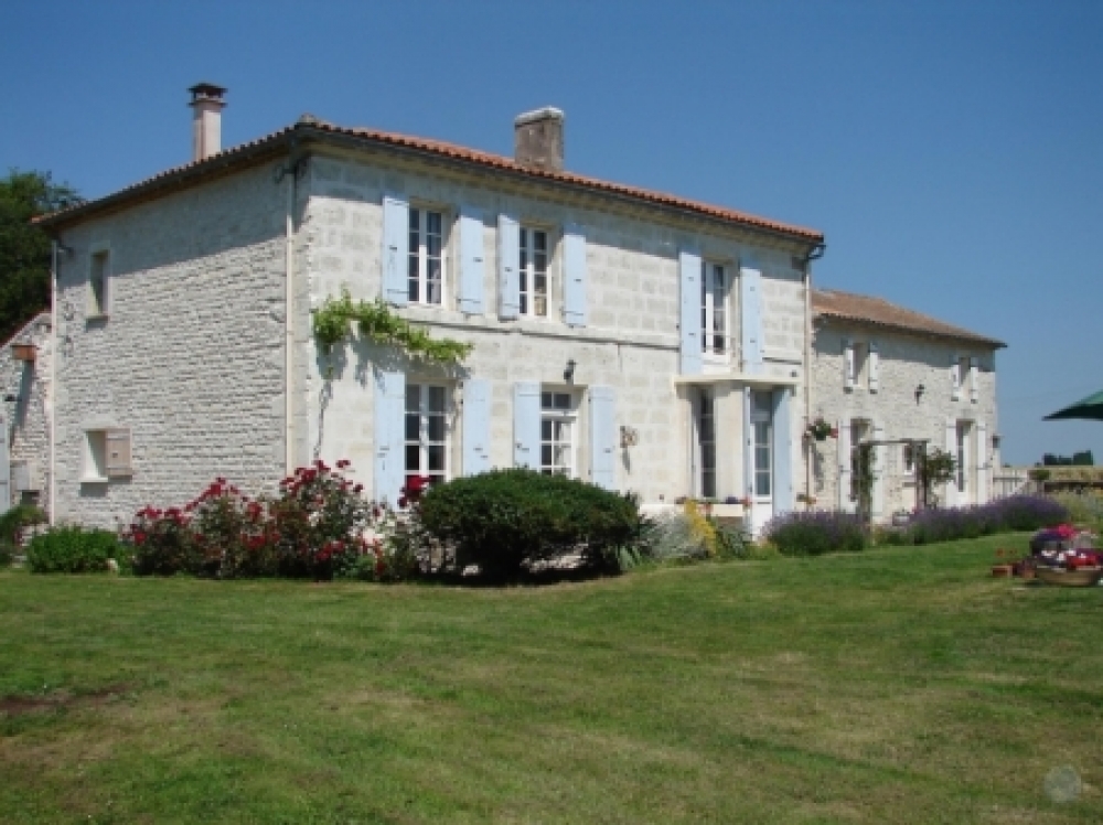 La Blanchetterie - Farmhouse and Gite For Sale in Chenac, Charente Maritime, France