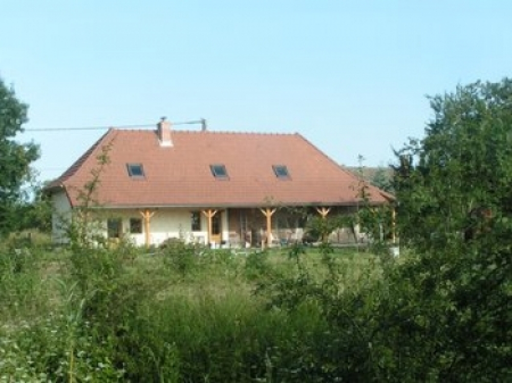 Spacious 3 Bedroom Farmhouse For Sale in the neighbourhood of Chalon sur Saone, Burgundy, France