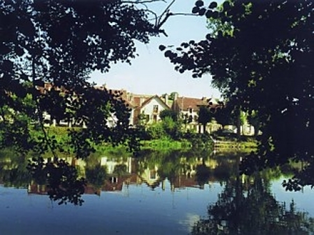 Burgundy Village House Overlooking River Yonne, Vincelottes, Near Auxerre